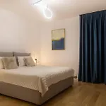 Maisona - Modern And Stylish Near Center