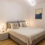 Maisona - Modern And Stylish Near Center *