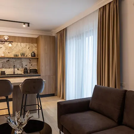 Maisona - Modern And Stylish Near Center