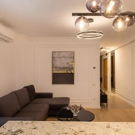 Maisona - Modern And Stylish Near Center