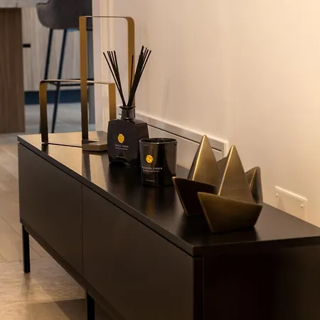 Maisona - Modern And Stylish Near Center