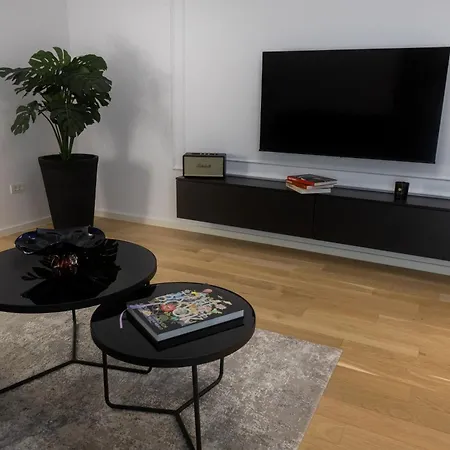 Maisona - Modern And Stylish Near Center *