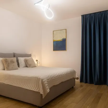 Maisona - Modern And Stylish Near Center