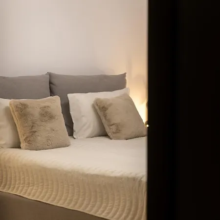 Maisona - Modern And Stylish Near Center *