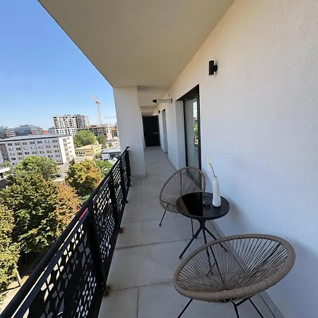 Maisona - Modern And Stylish Near Center *