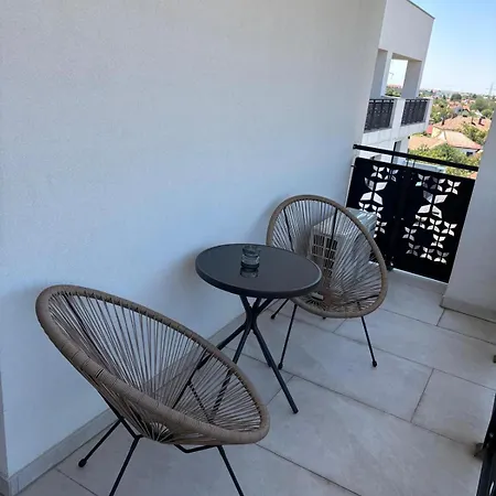 Maisona - Modern And Stylish Near Center *