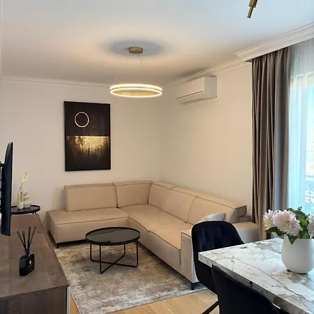 Maisona - Modern And Stylish Near Center