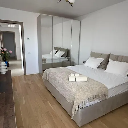 Apartmán Maisona - Modern And Stylish Near Center *