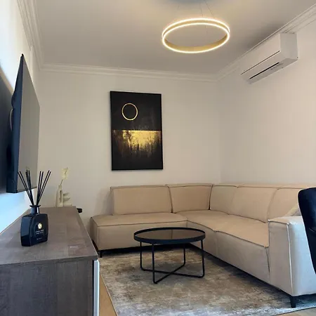 Maisona - Modern And Stylish Near Center *