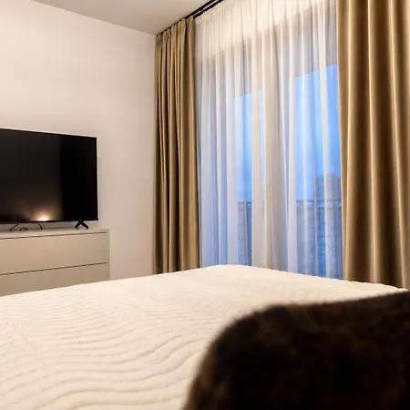 Apartman Maisona - Modern And Stylish Near Center