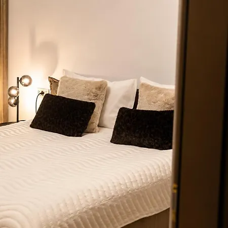 Maisona - Modern And Stylish Near Center Apartman *