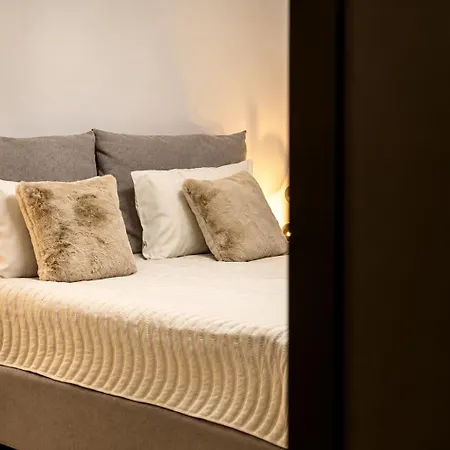 Apartman Maisona - Modern And Stylish Near Center *