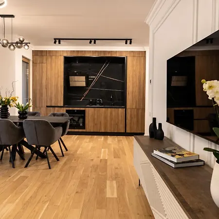 Maisona - Modern And Stylish Near Center Apartman *
