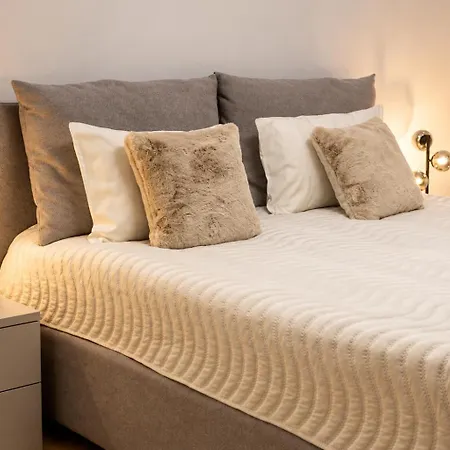 Maisona - Modern And Stylish Near Center