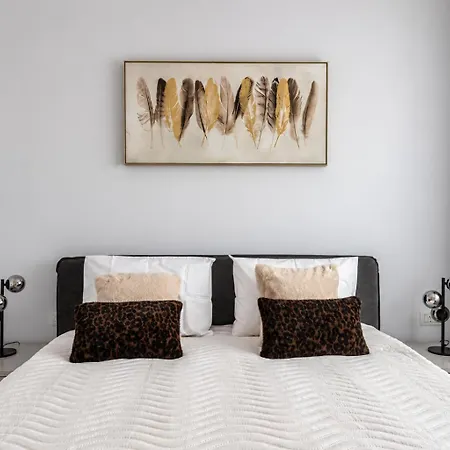 Maisona - Modern And Stylish Near Center *