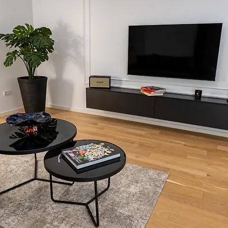 Apartman Maisona - Modern And Stylish Near Center *