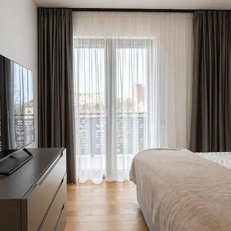 Maisona - Modern And Stylish Near Center