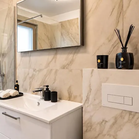 Apartman Maisona - Modern And Stylish Near Center *