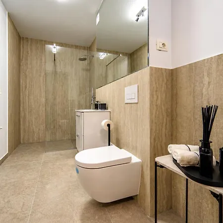 Maisona - Modern And Stylish Near Center