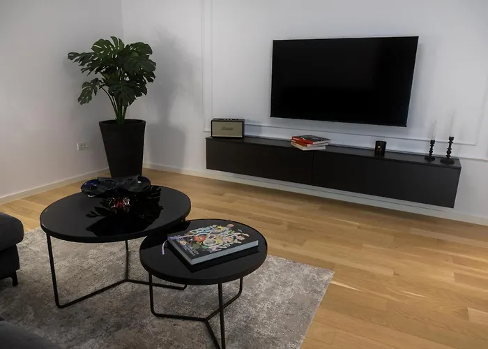 Maisona - Modern And Stylish Near Center *