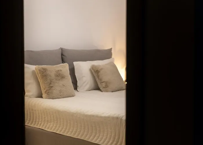 Maisona - Modern And Stylish Near Center *