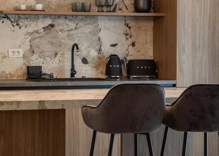 Maisona - Modern And Stylish Near Center