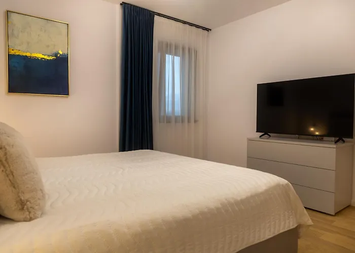 Maisona - Modern And Stylish Near Center