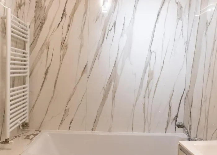 Maisona - Modern And Stylish Near Center *